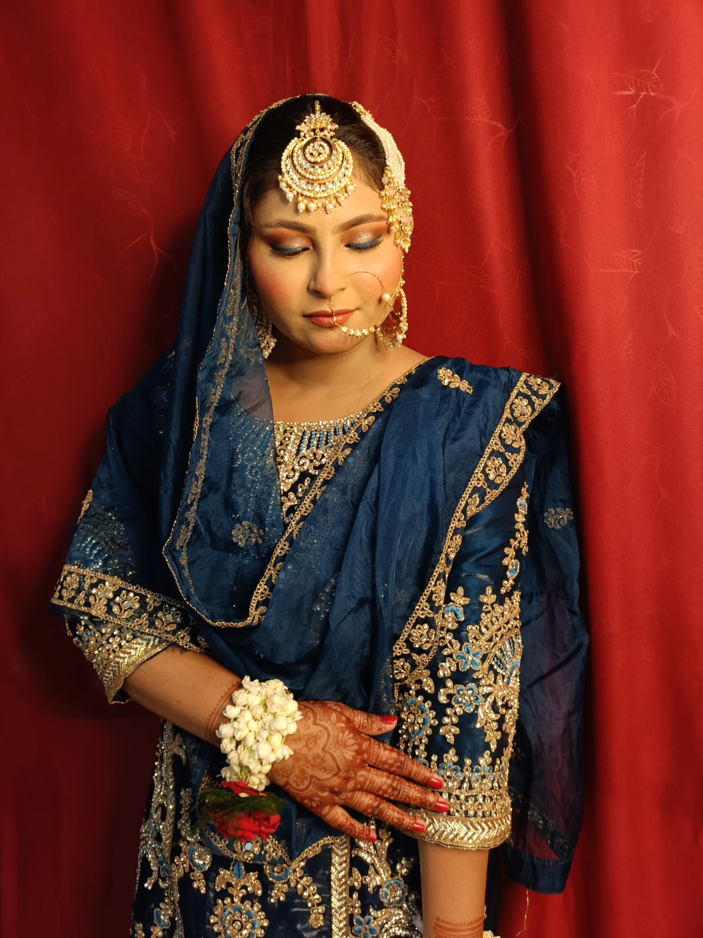 Blue bridal looking side — Patna